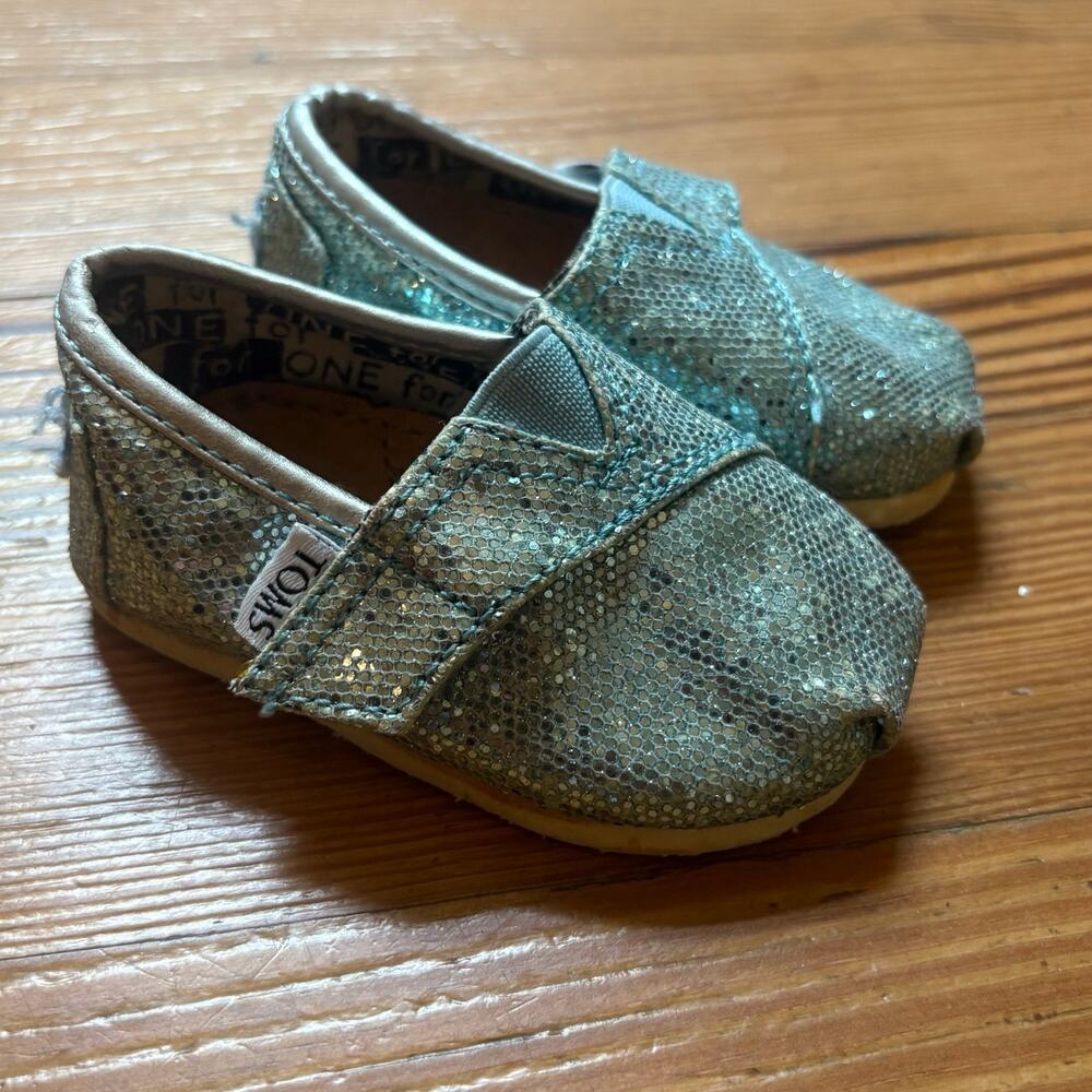 TOMS classic blue glitter slip‎ on flat baby shoes SIZE 2